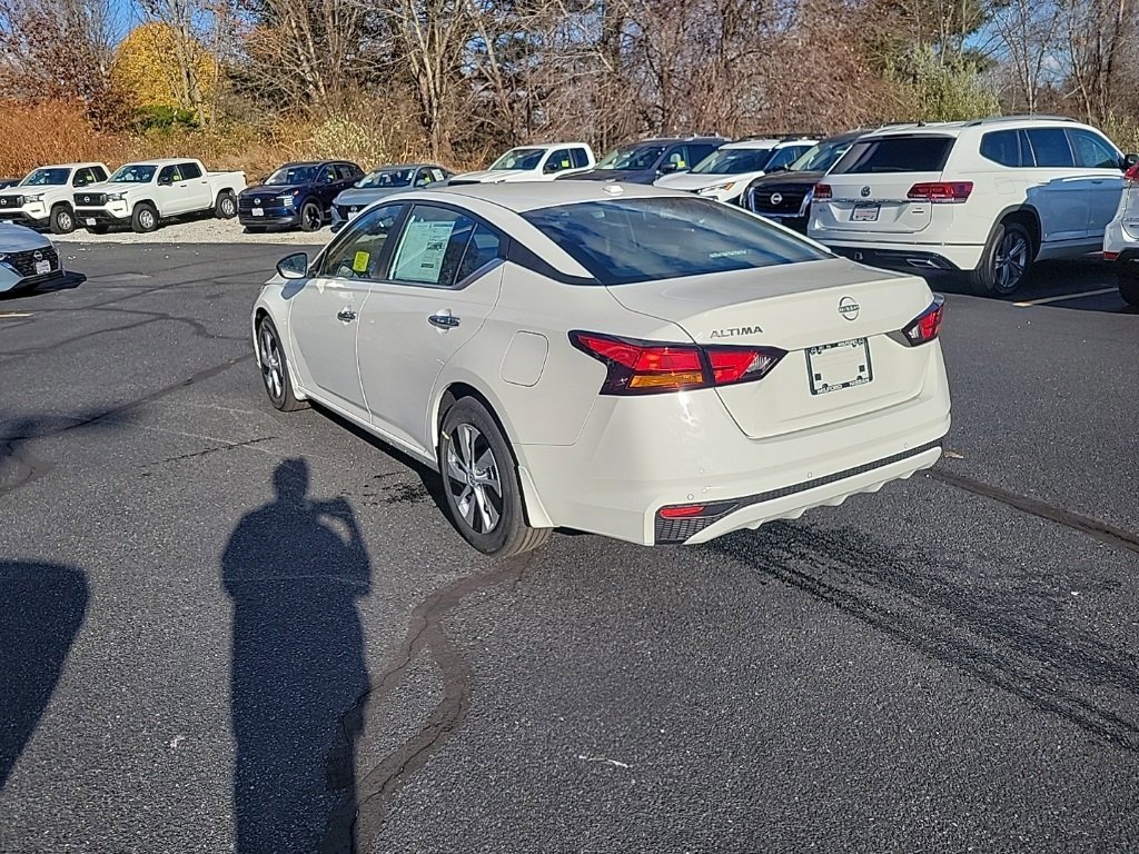 Used 2025 Nissan Altima 2.5 S image 3