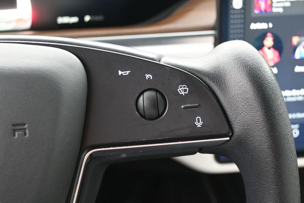 Used 2023 Tesla Model X image 23