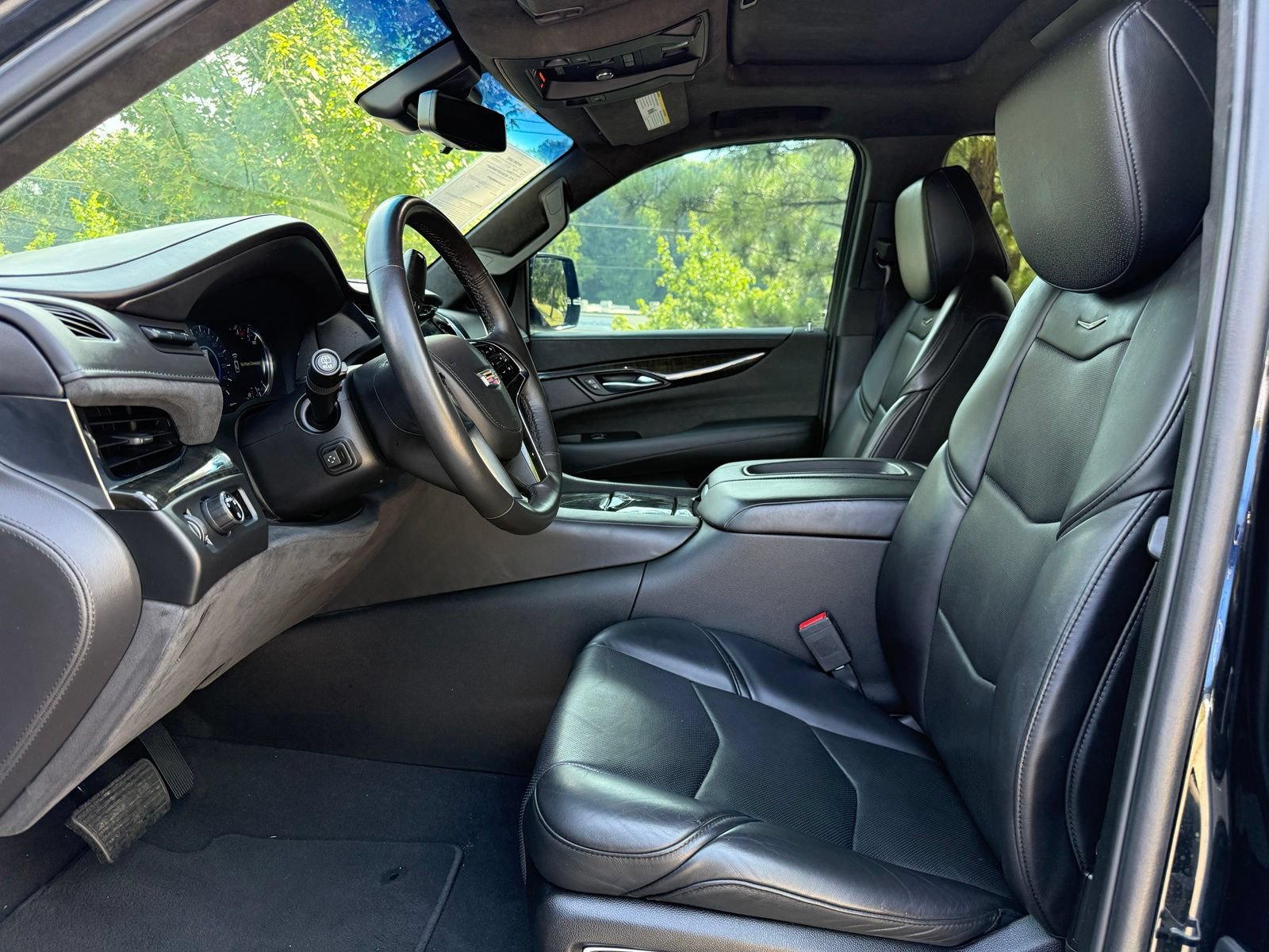 Used 2019 Cadillac Escalade Platinum RWD image 34