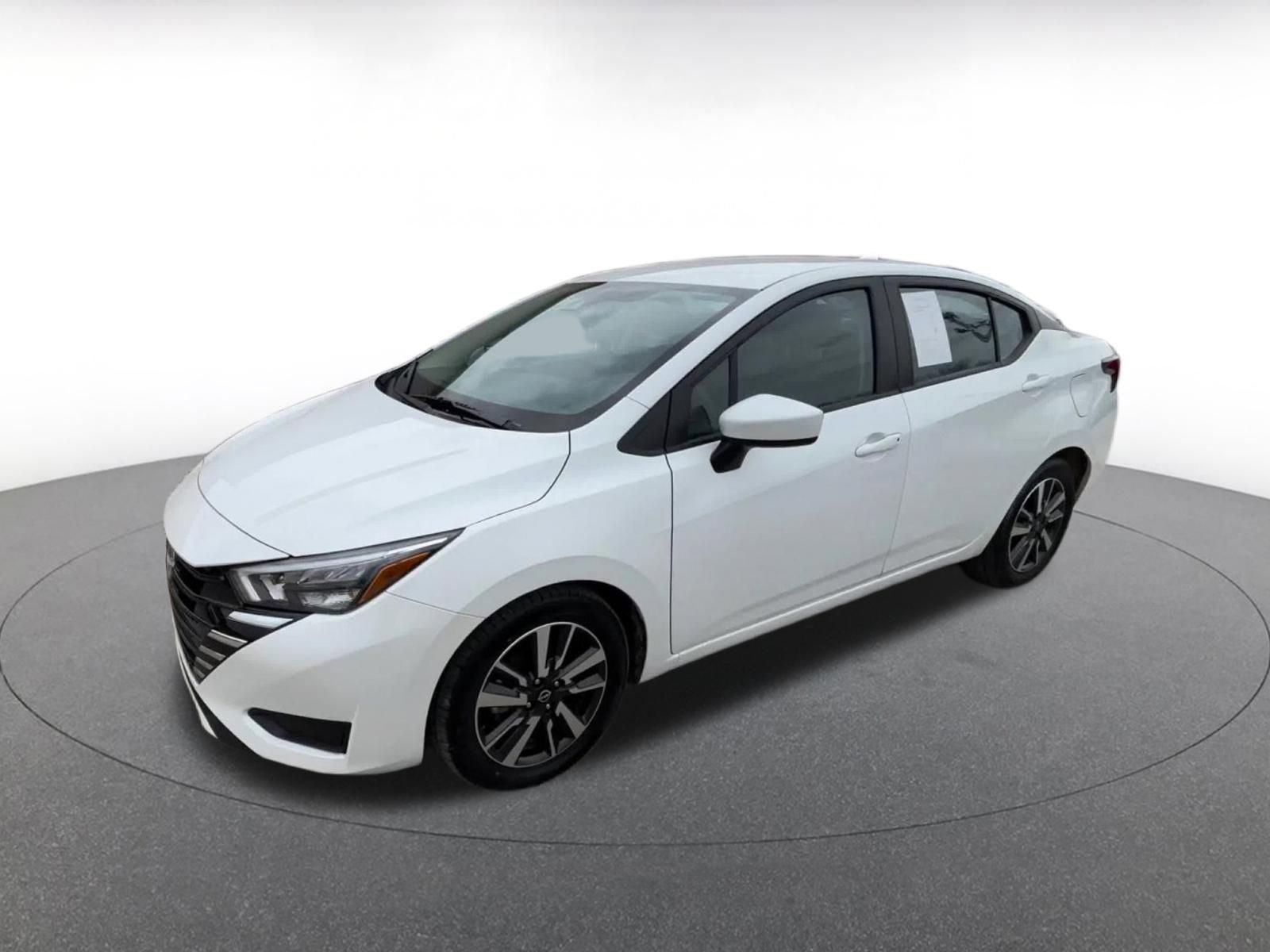 Used 2025 Nissan Versa SV FWD image 8