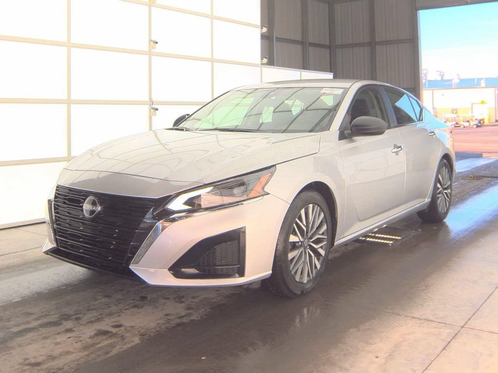 Used 2024 Nissan Altima 2.5 SV