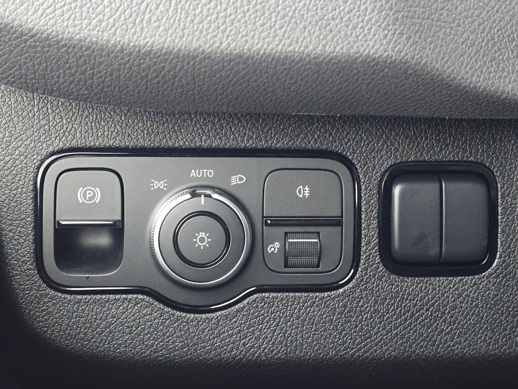 New 2025 Mercedes-Benz eSprinter 170 Cargo image 34