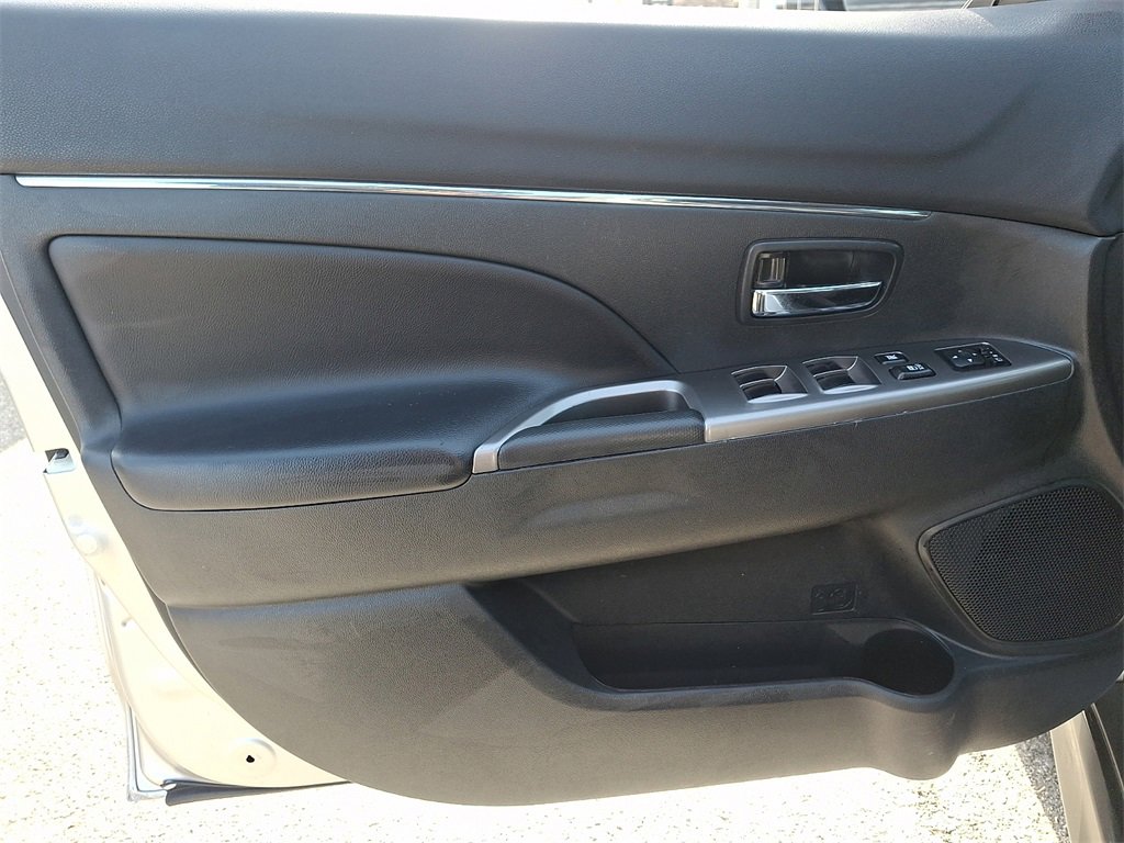 Used 2024 Mitsubishi Outlander Sport SE image 14