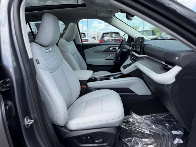 New 2026 Ford Explorer Platinum w/ LUX Leather Package AWD/4WD image 19