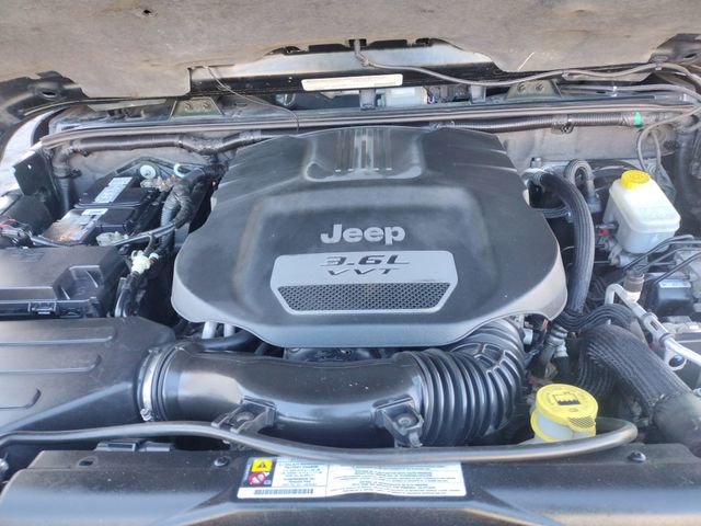 Used 2012 Jeep Wrangler Unlimited Sahara w/ Dual Top Group image 43