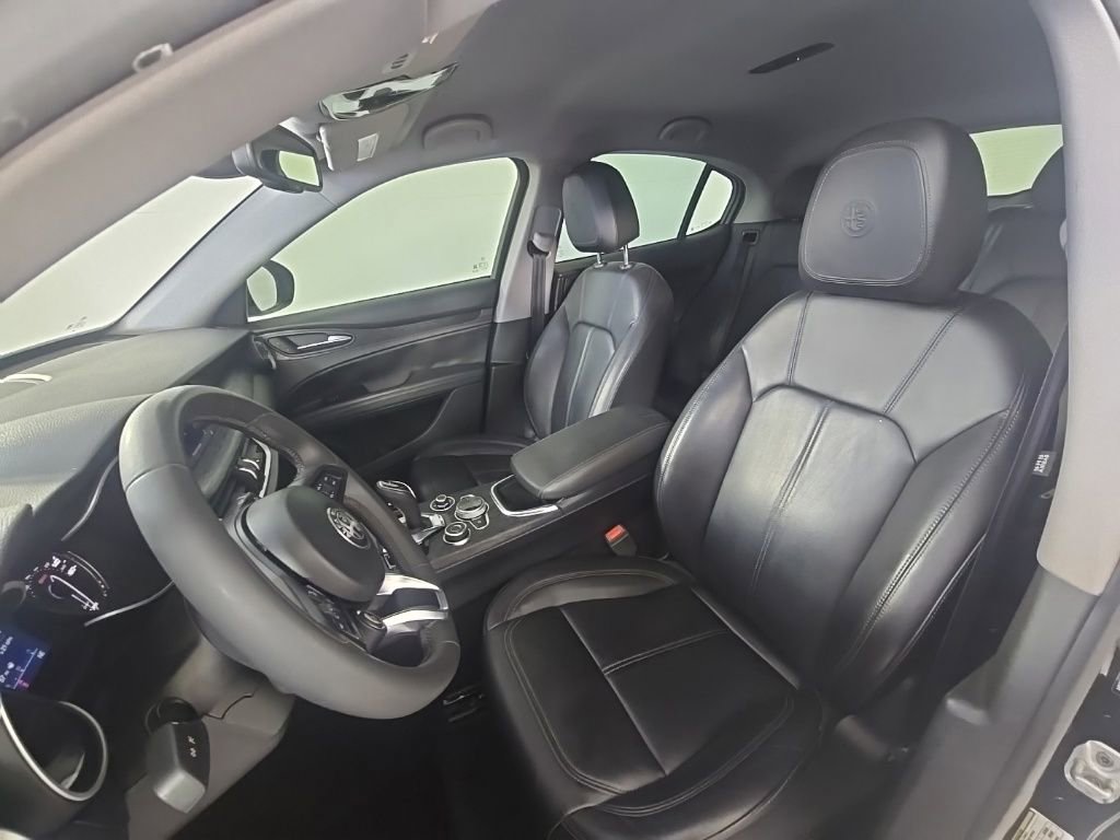 Used 2020 Alfa Romeo Stelvio w/ Nero Edizione RWD image 18