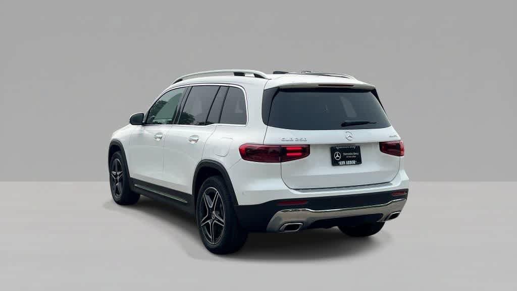 Used 2026 Mercedes-Benz GLB 250 4MATIC image 3