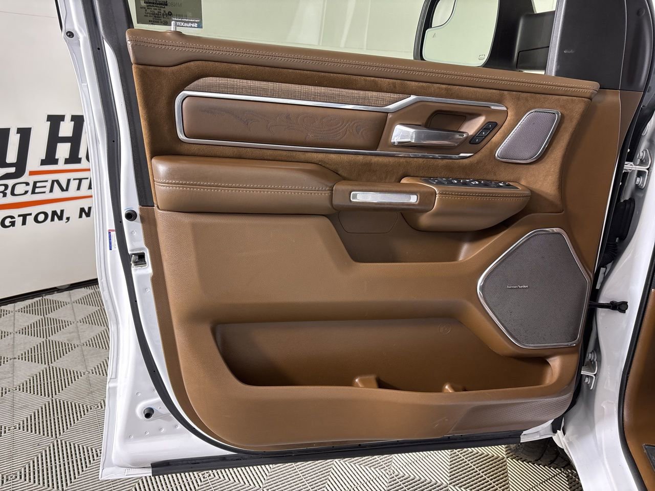 Used 2021 RAM 1500 Limited image 8