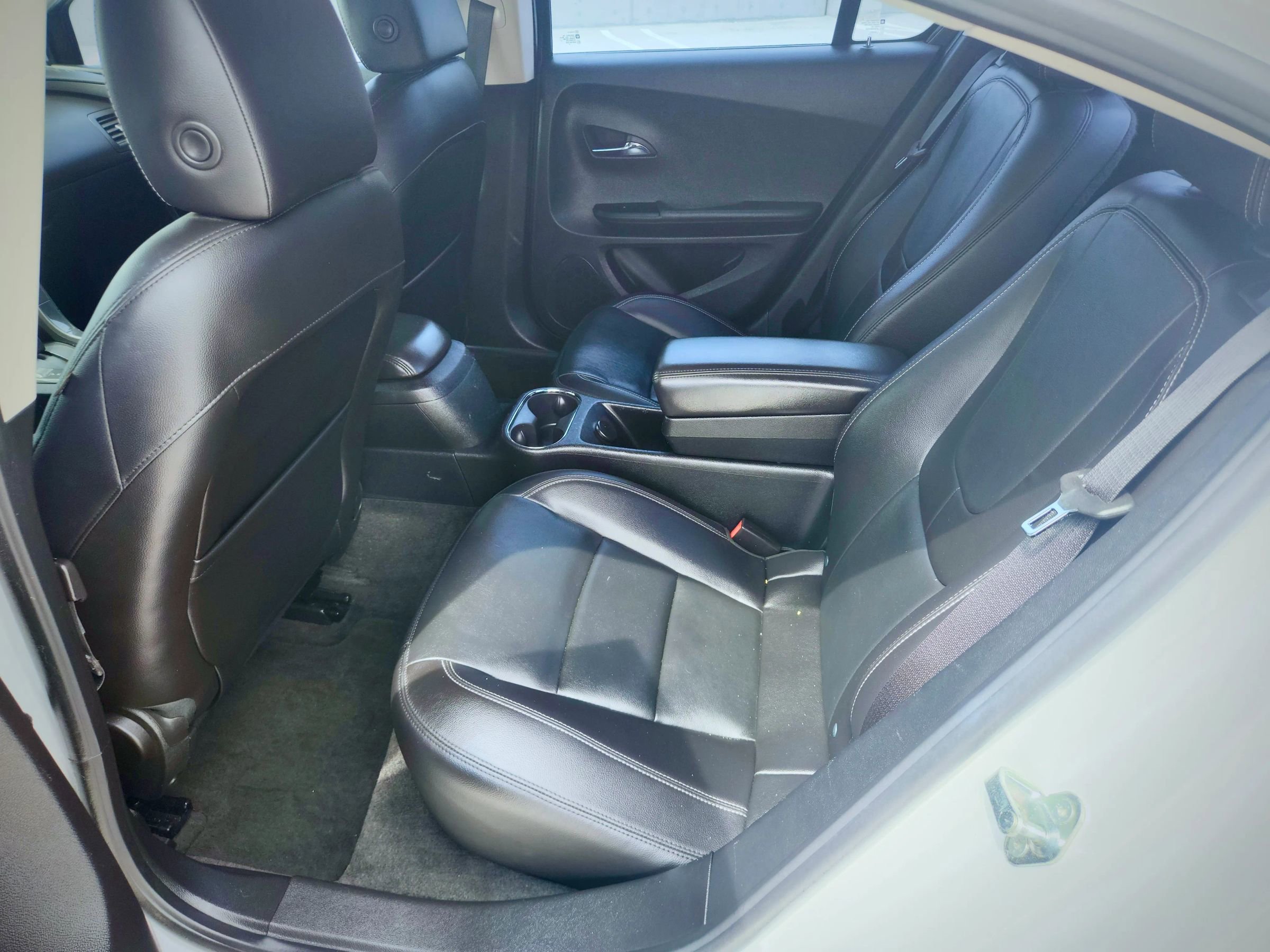 Used 2015 Chevrolet Volt Premium w/ Premium Trim Package FWD image 29