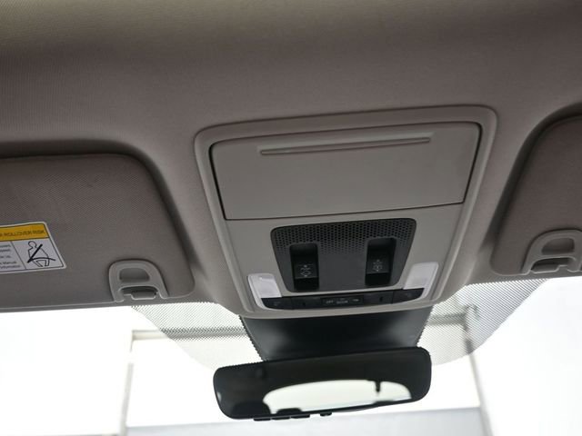 Used 2023 Honda Pilot Touring image 12