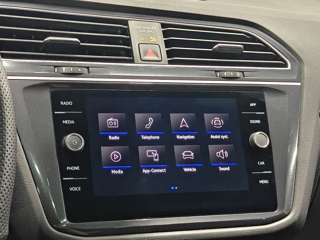 Used 2024 Volkswagen Tiguan SE R-Line image 7