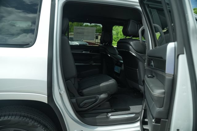 New 2026 Jeep Grand Wagoneer Summit AWD/4WD image 21