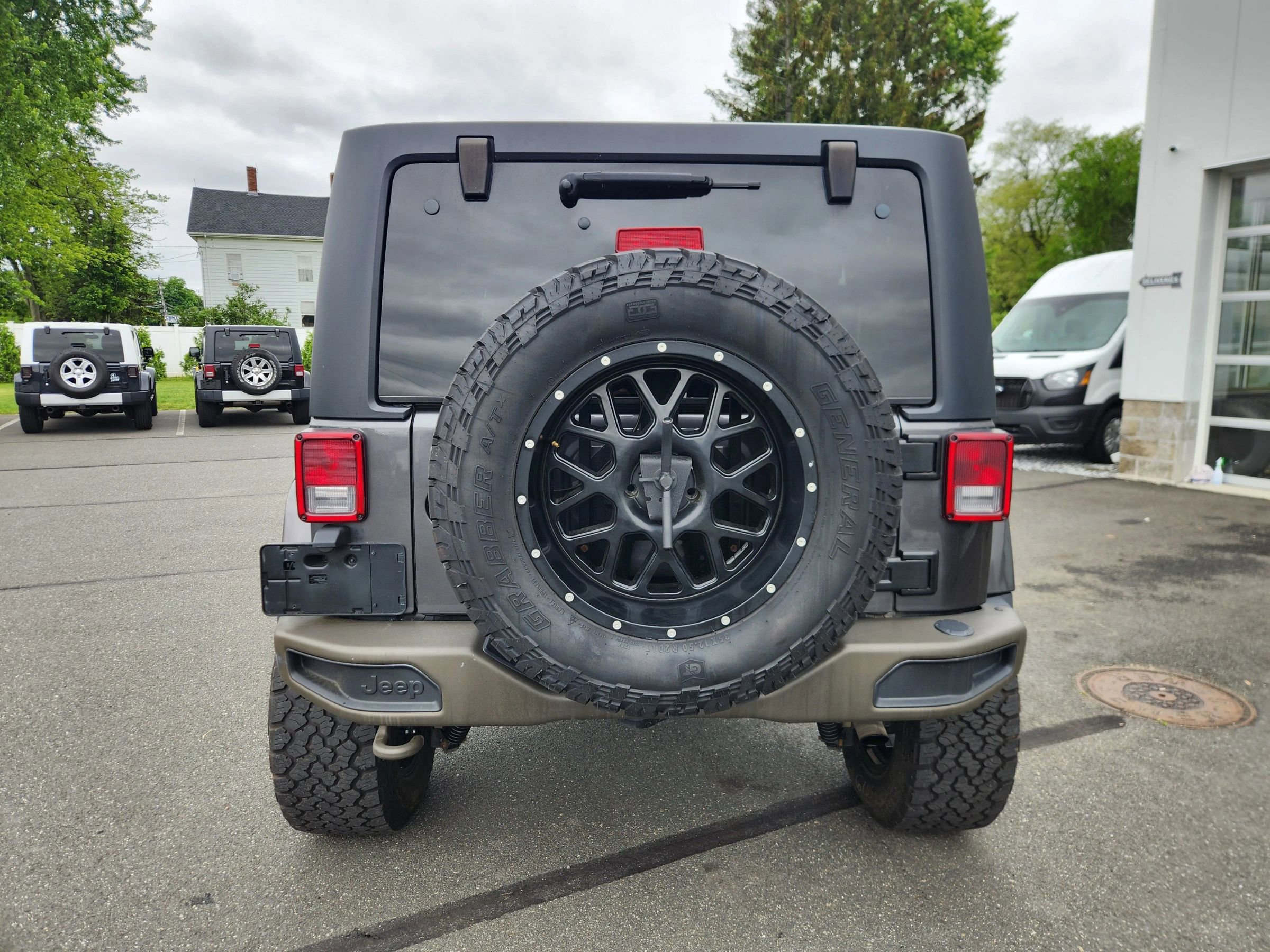 Used 2016 Jeep Wrangler Unlimited Sahara image 12