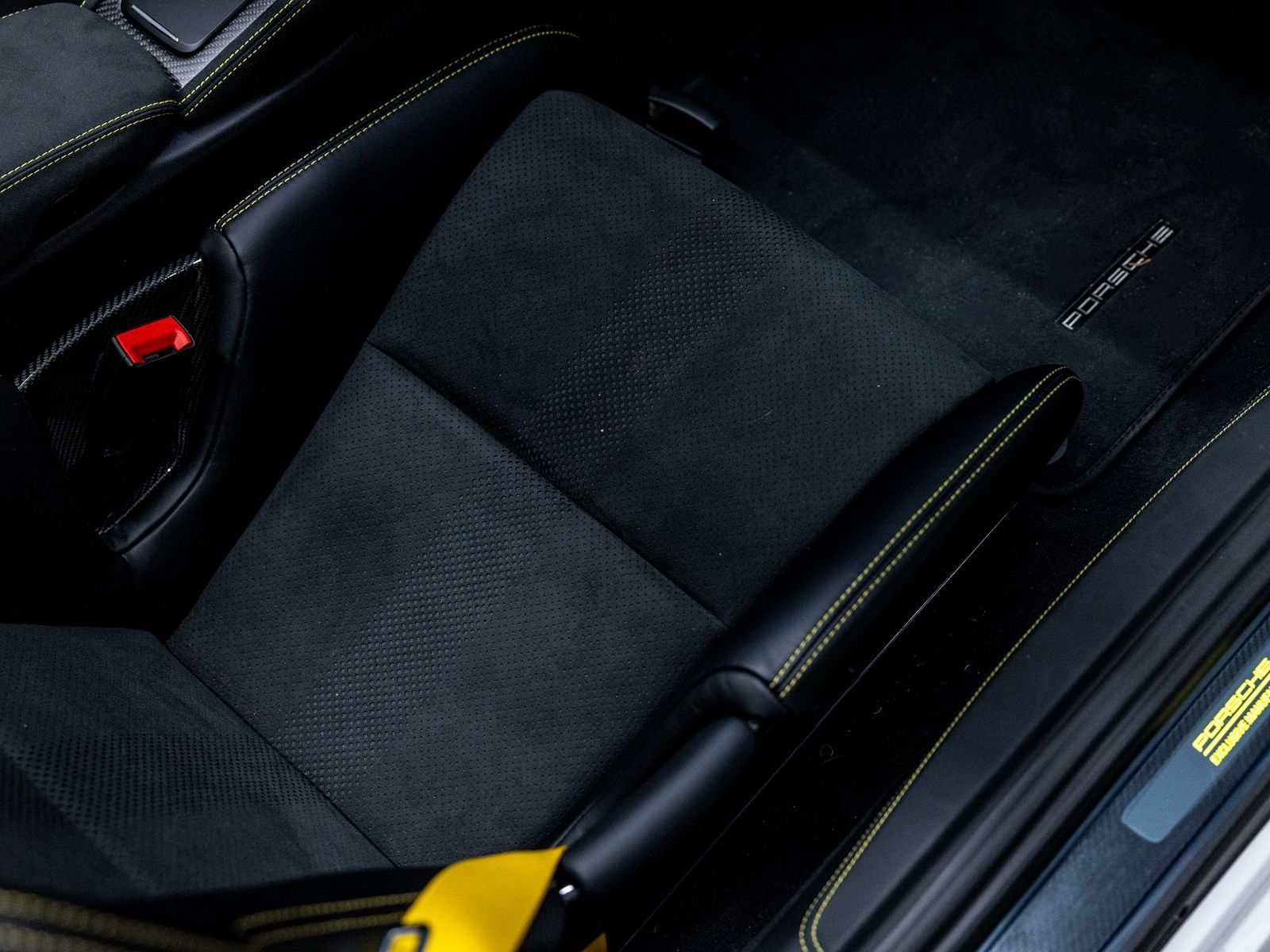Certified 2025 Porsche 718 Boxster Spyder RS RWD image 37
