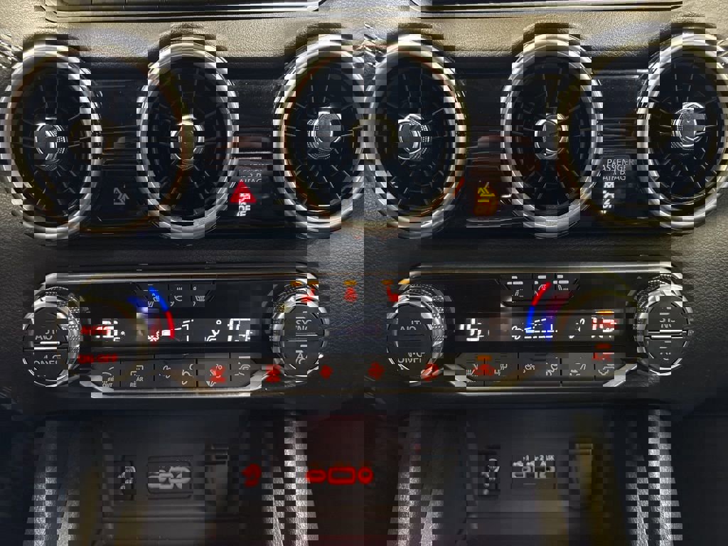 Used 2024 Nissan Sentra SV w/ All-Weather Package image 30