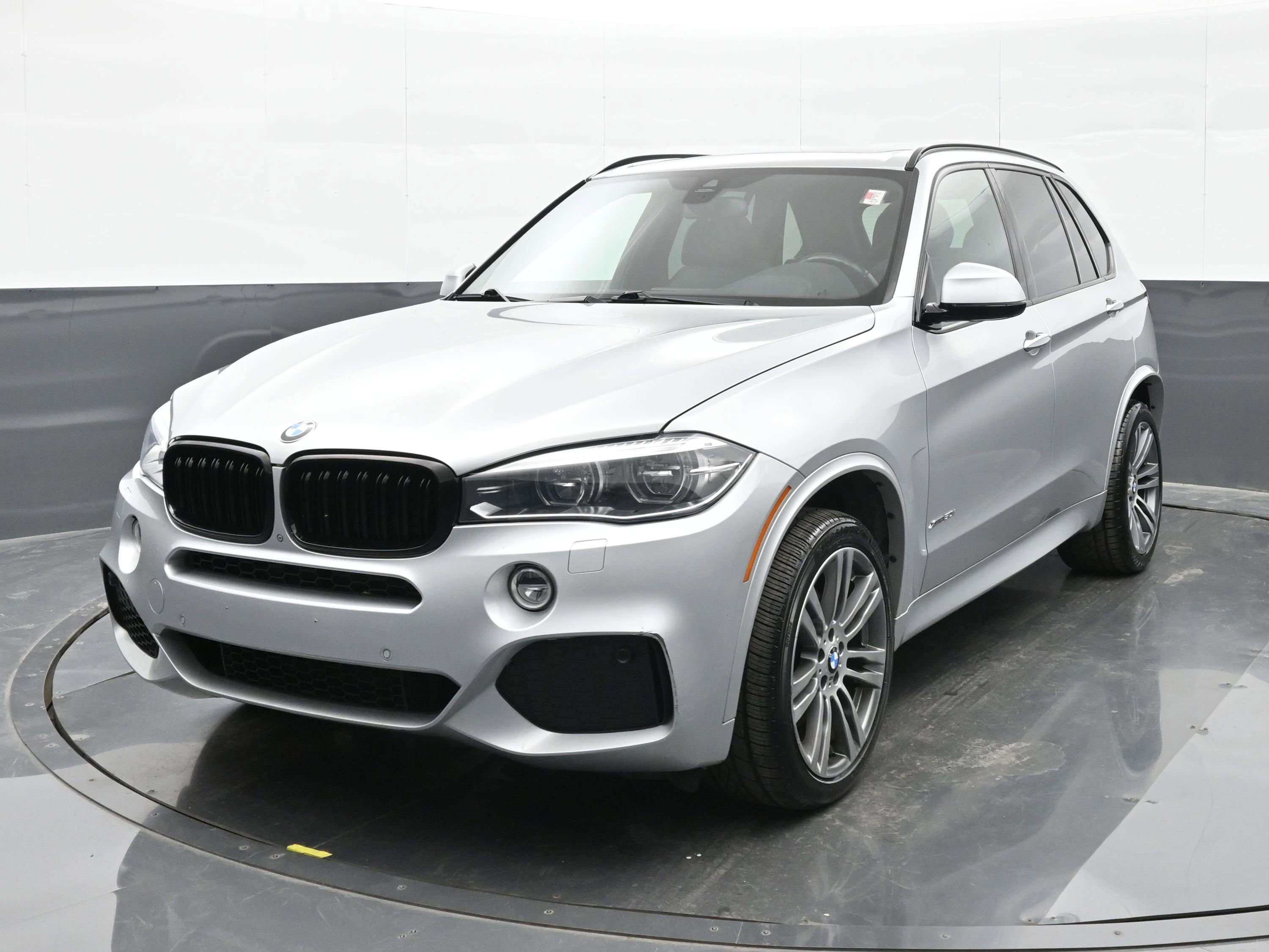 Used 2017 BMW X5 xDrive50i image 4