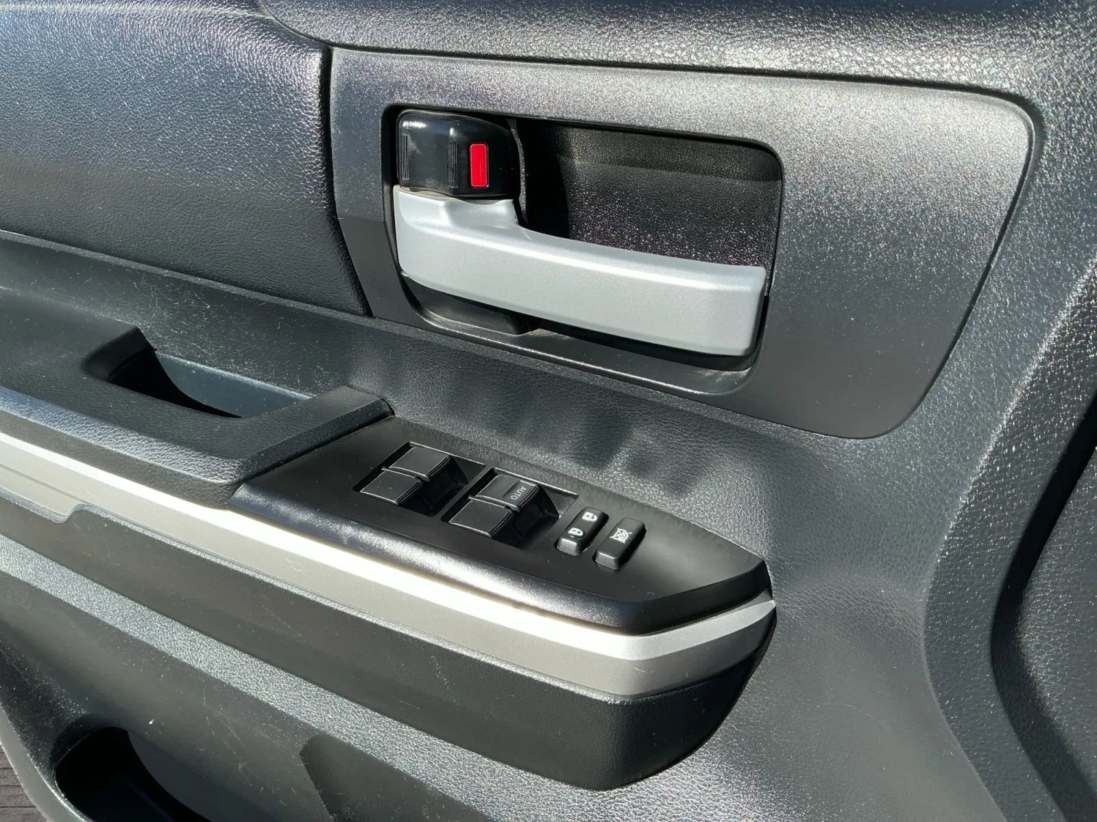 Used 2017 Toyota Tundra SR5 image 10