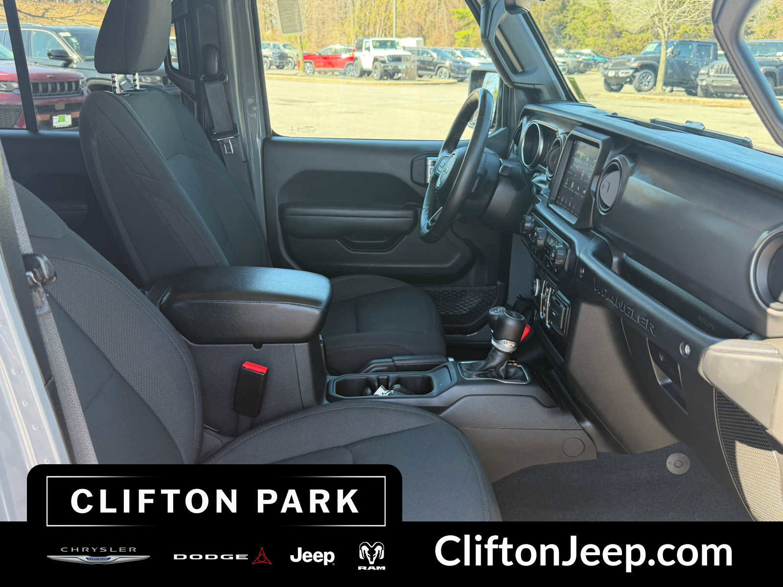 Used 2022 Jeep Wrangler Unlimited Sport image 19