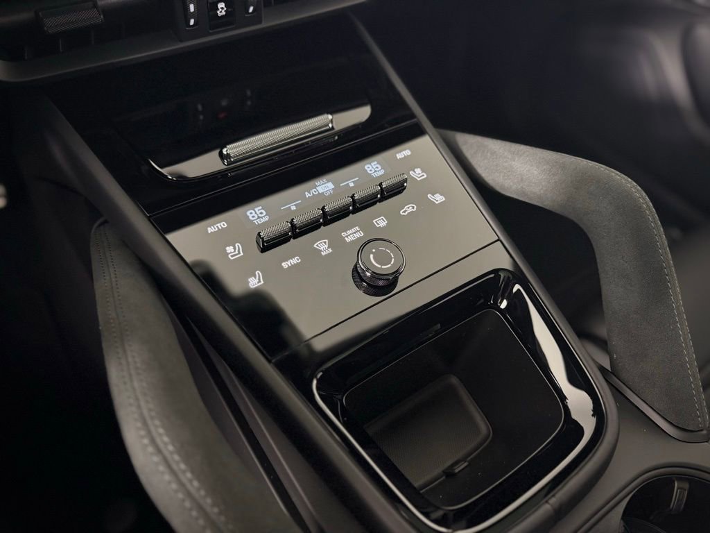 New 2026 Porsche Cayenne Coupe AWD/4WD image 26