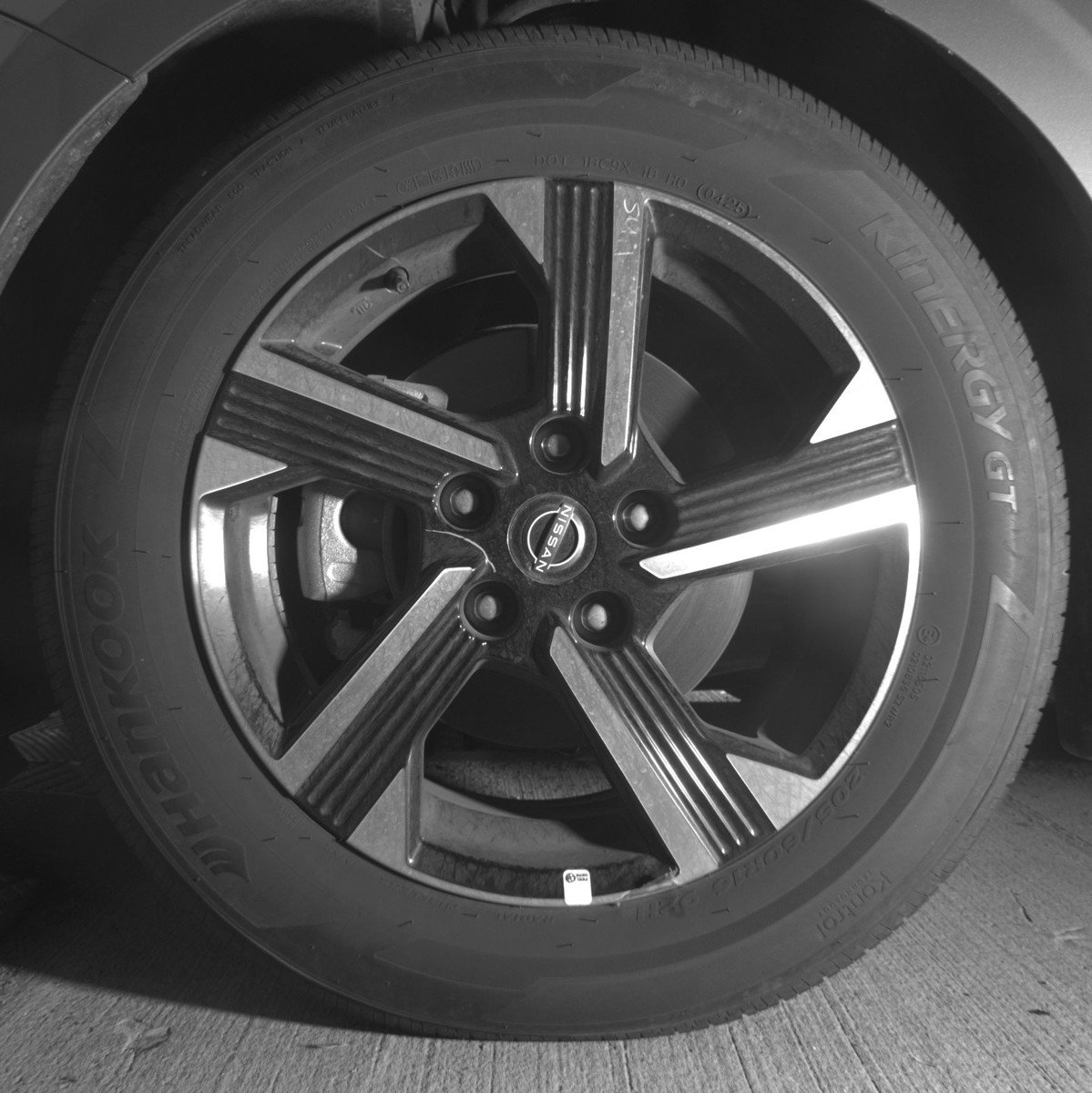 Used 2025 Nissan Sentra SV FWD image 12