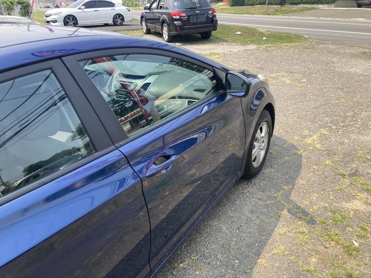 Used 2015 Hyundai Elantra SE image 7