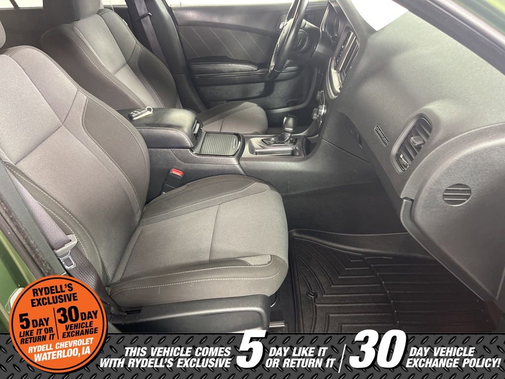 Used 2020 Dodge Charger SXT w/ Blacktop Package image 18