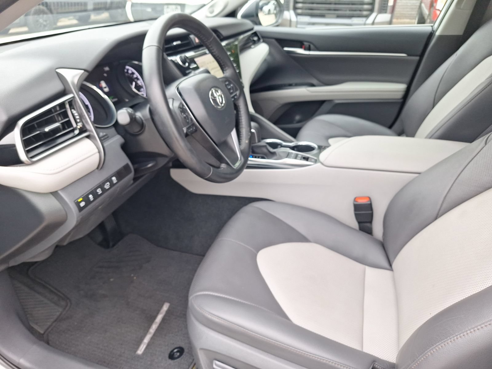Used 2020 Toyota Camry XLE w/ Driver Assist Package FWD image 15