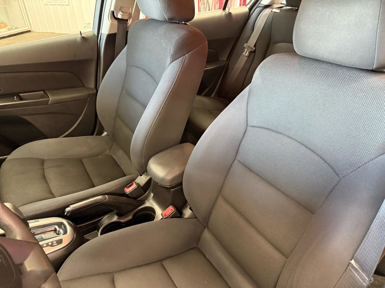 Used 2015 Chevrolet Cruze LT FWD image 16