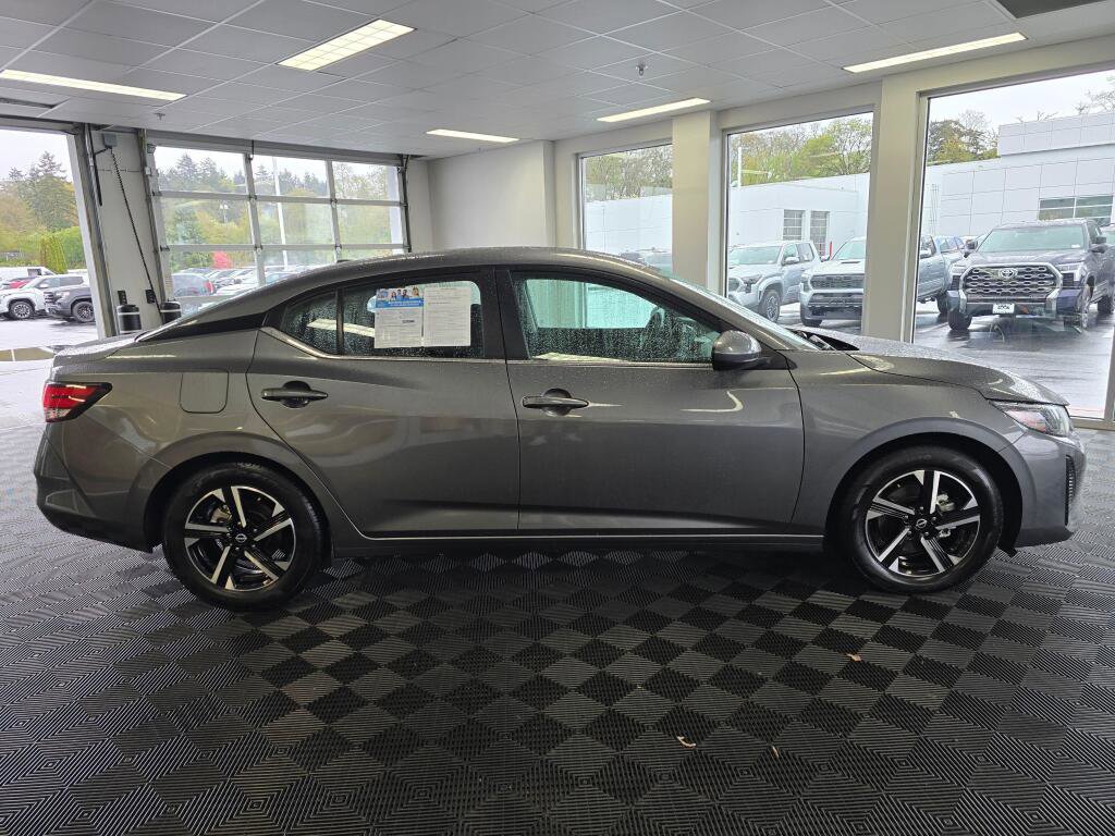 Used 2024 Nissan Sentra SV FWD image 2