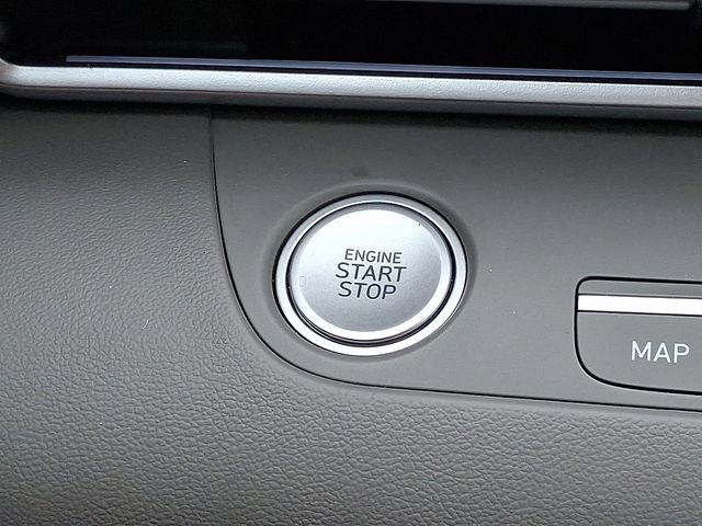 Used 2025 Hyundai Elantra SEL image 24