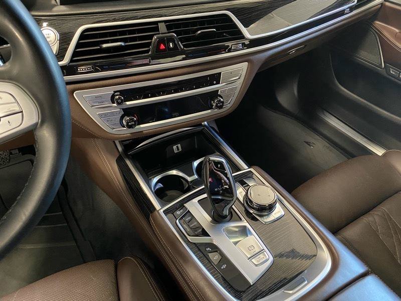 Used 2018 BMW 750i xDrive AWD/4WD image 12
