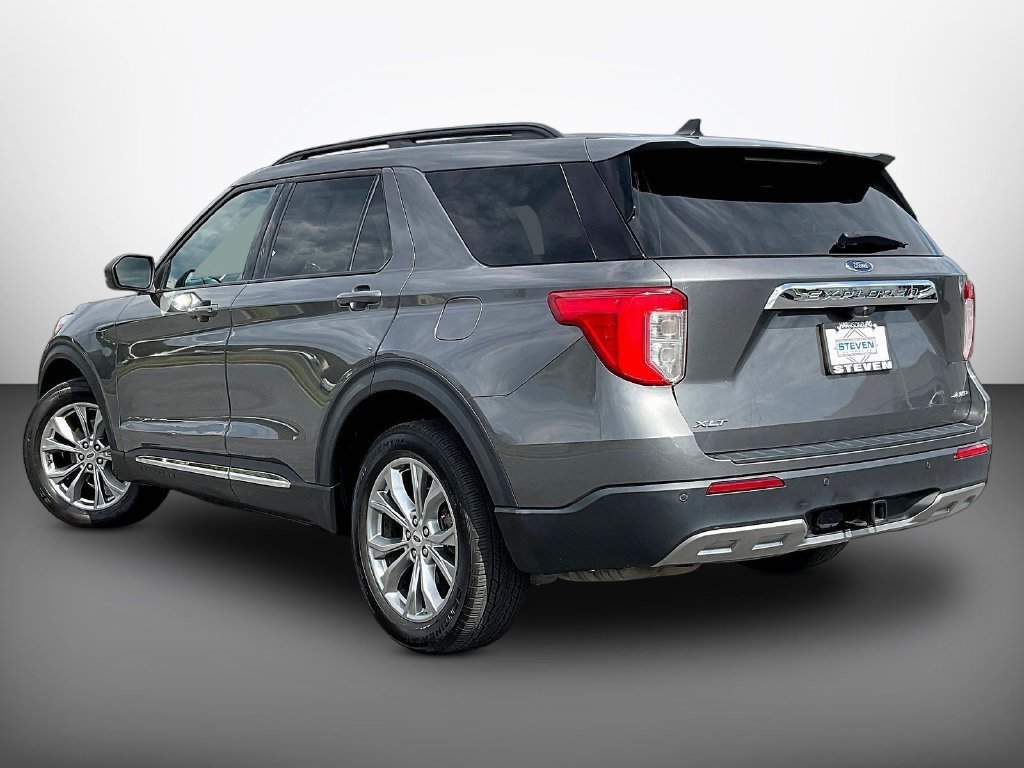 Used 2023 Ford Explorer XLT w/ Equipment Group 202A AWD/4WD image 4