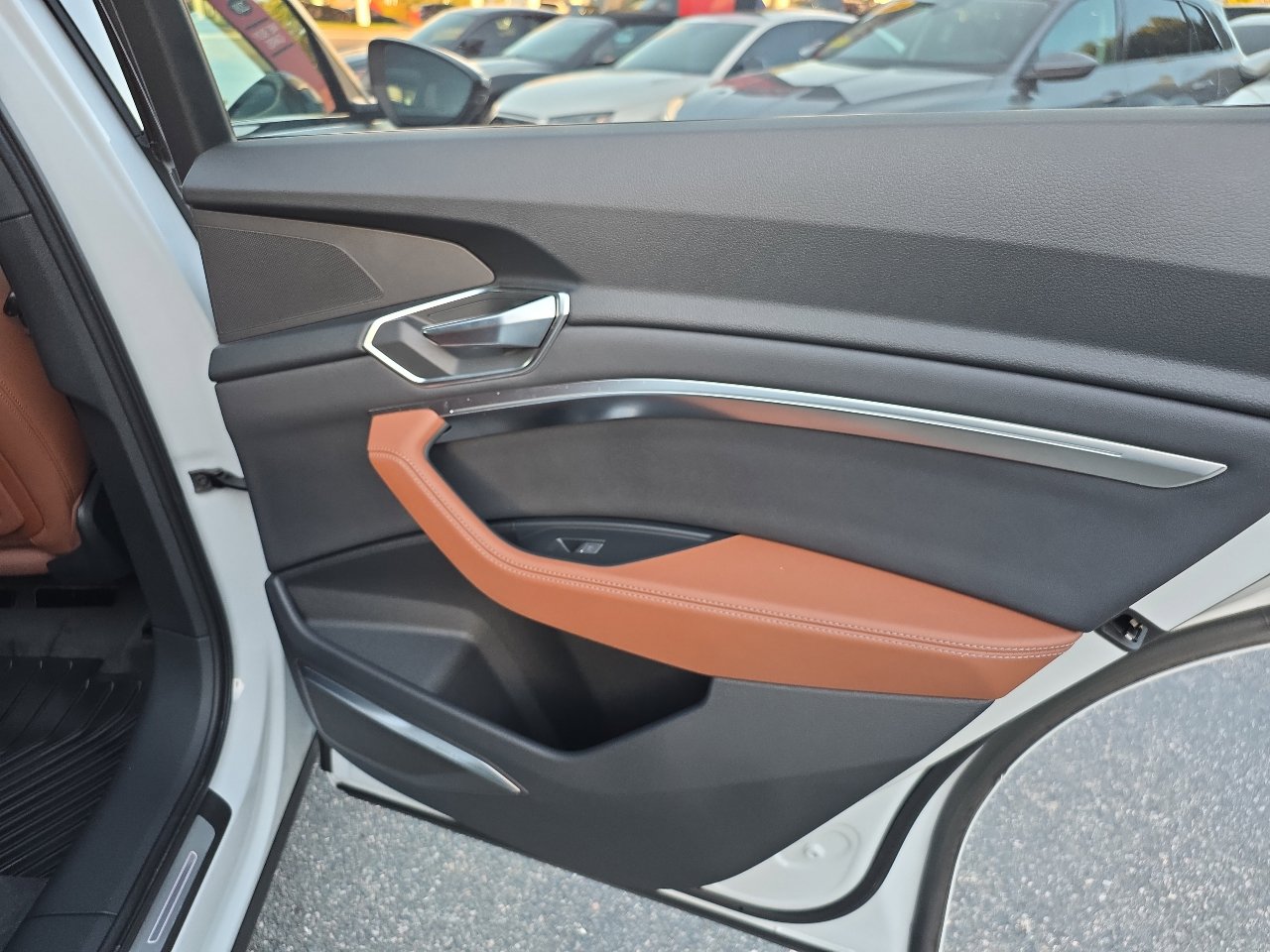 Used 2024 Audi Q8 e-tron Premium Plus w/ Premium Plus Package image 56