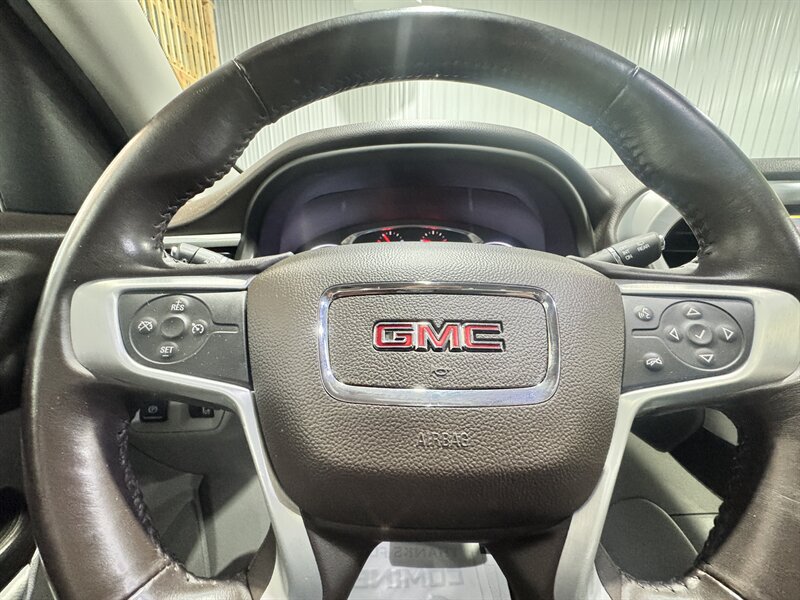Used 2017 GMC Acadia SLT AWD/4WD image 14