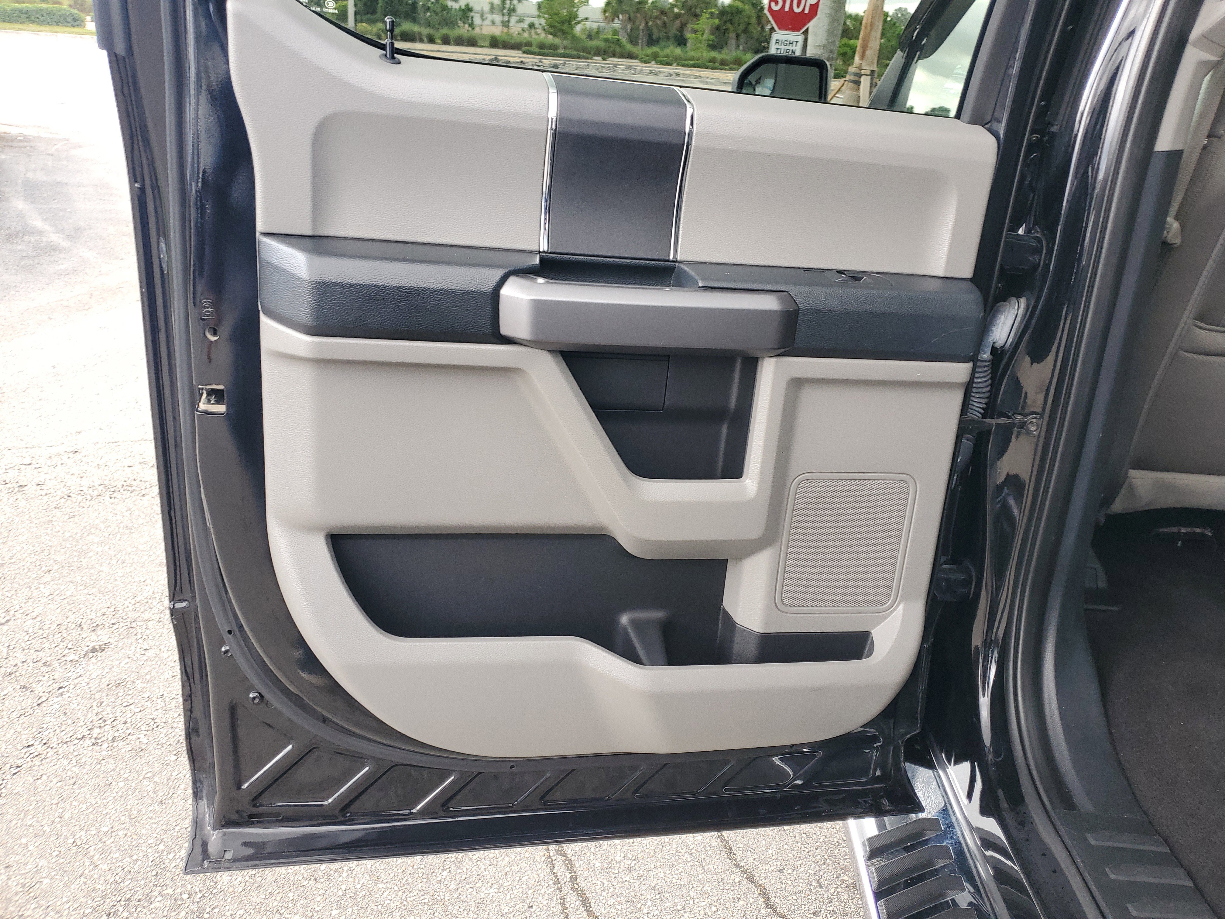 Used 2020 Ford F150 XLT image 28