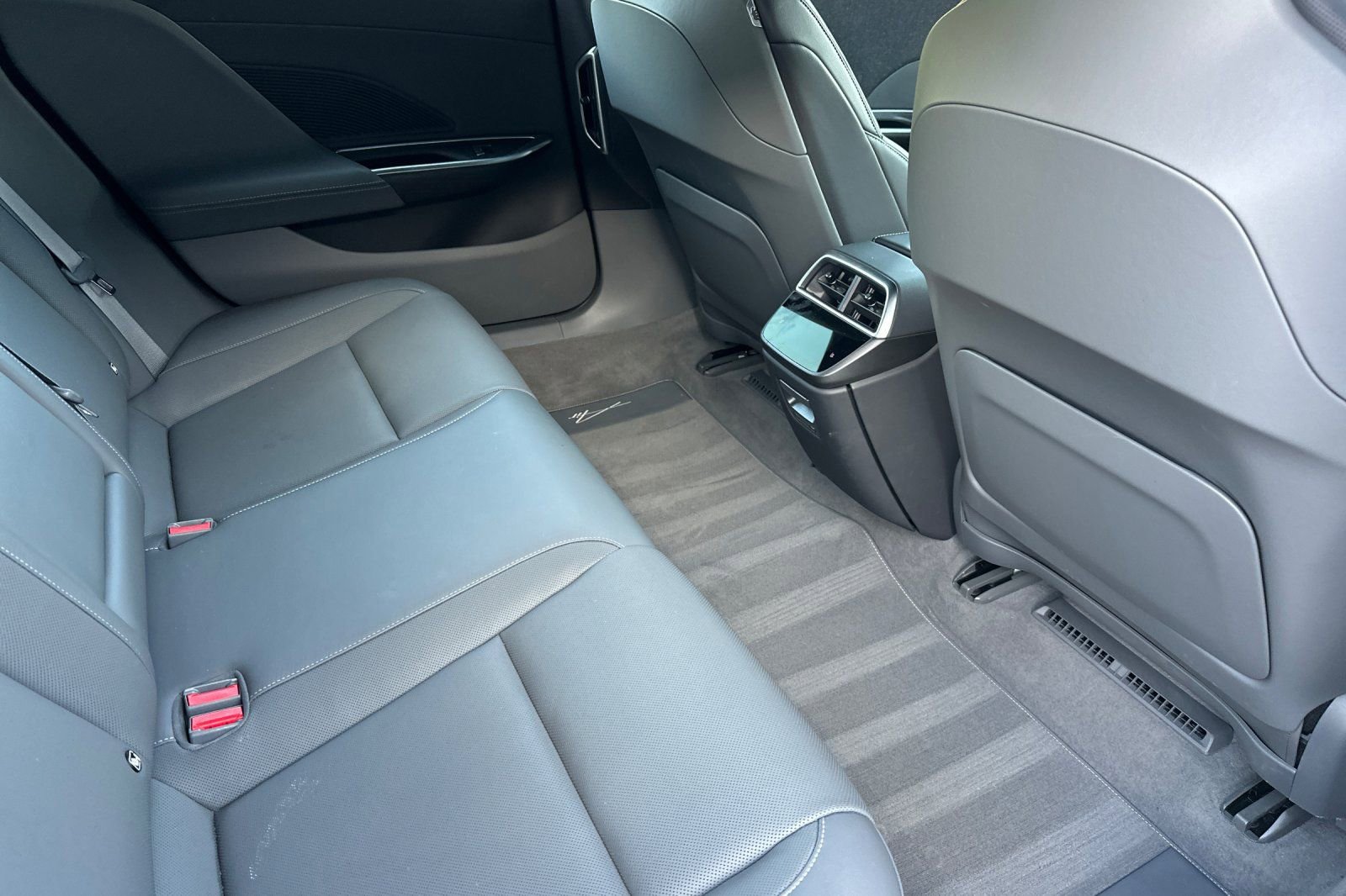 Used 2024 Lucid Air Pure image 18