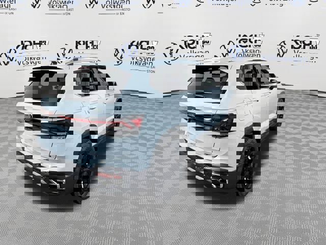 New 2026 Volkswagen Taos SEL image 9