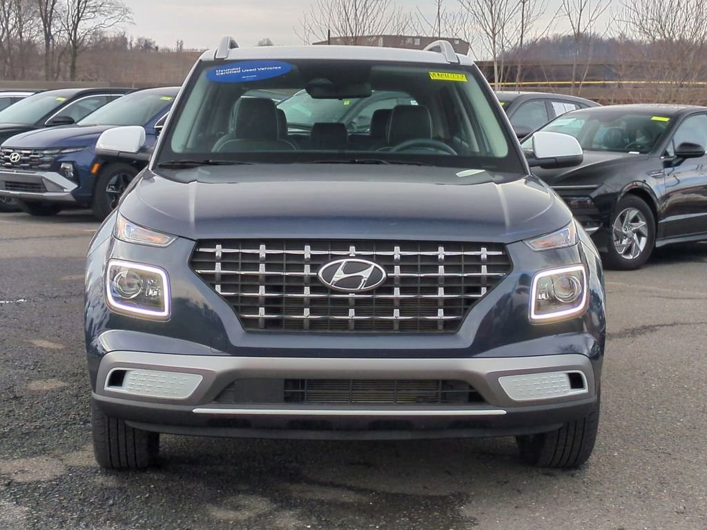 Certified 2025 Hyundai Venue Limited FWD image 8