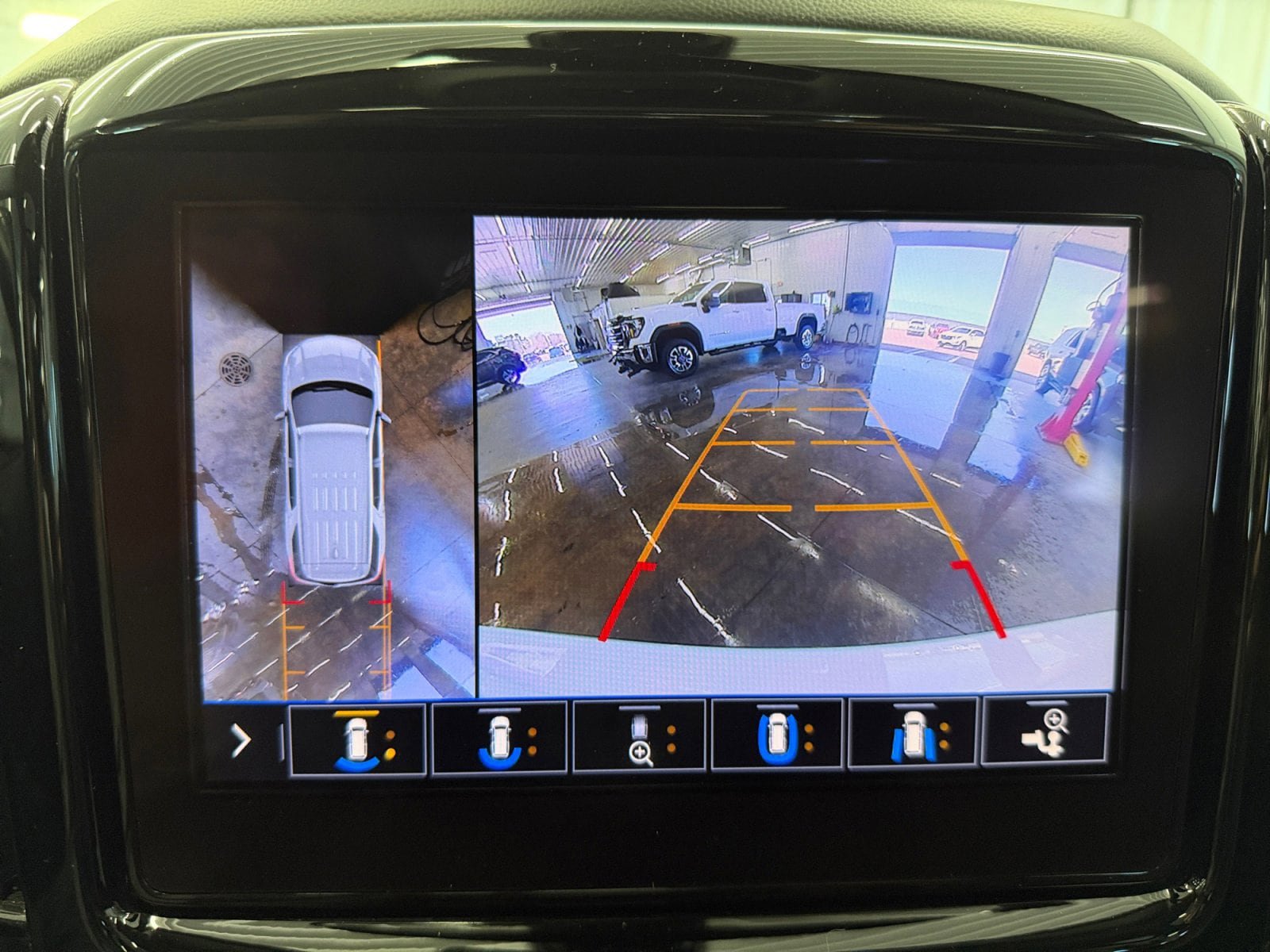 Used 2020 Chevrolet Traverse High Country w/ LPO, Floor Liner Package AWD/4WD image 21