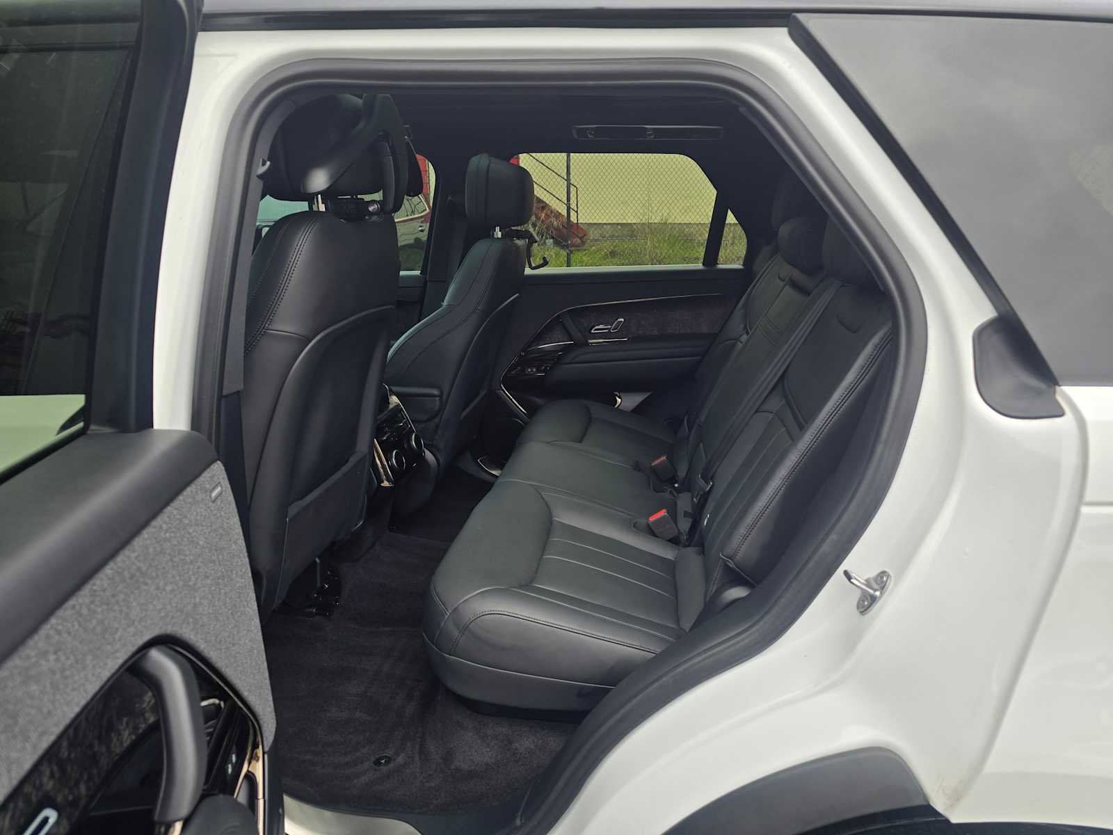 Used 2024 Land Rover Range Rover Sport Dynamic SE image 17