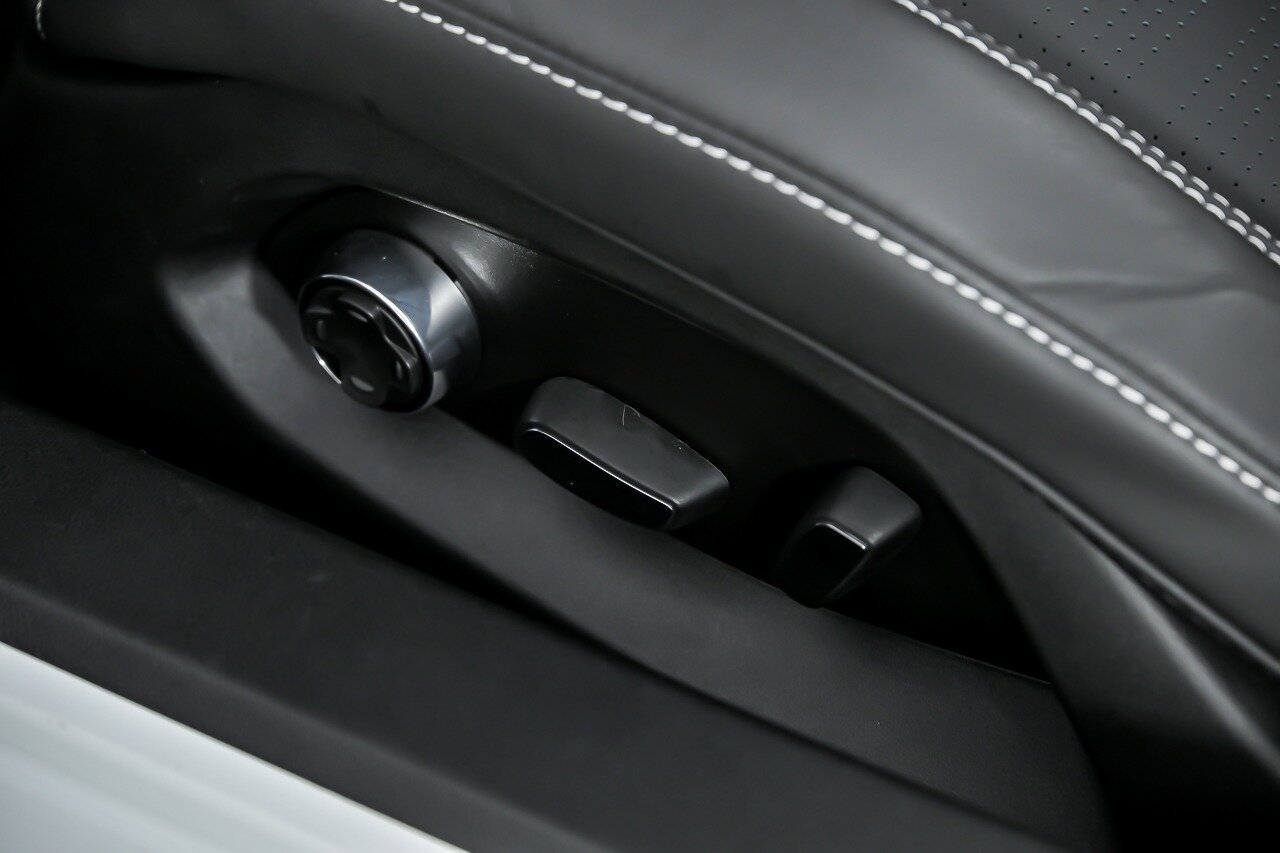 Used 2024 Chevrolet Corvette Z06 RWD image 26