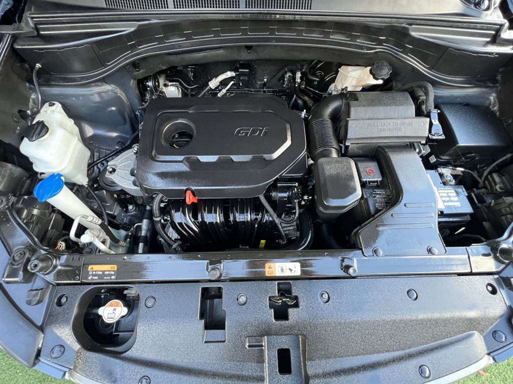 Used 2017 Hyundai Santa Fe Sport FWD image 30