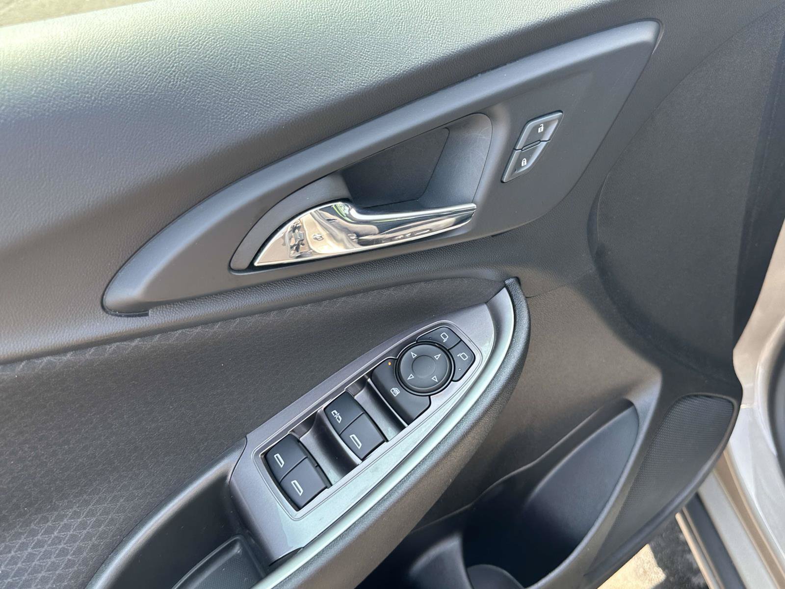 Certified 2022 Chevrolet Malibu LT FWD image 16