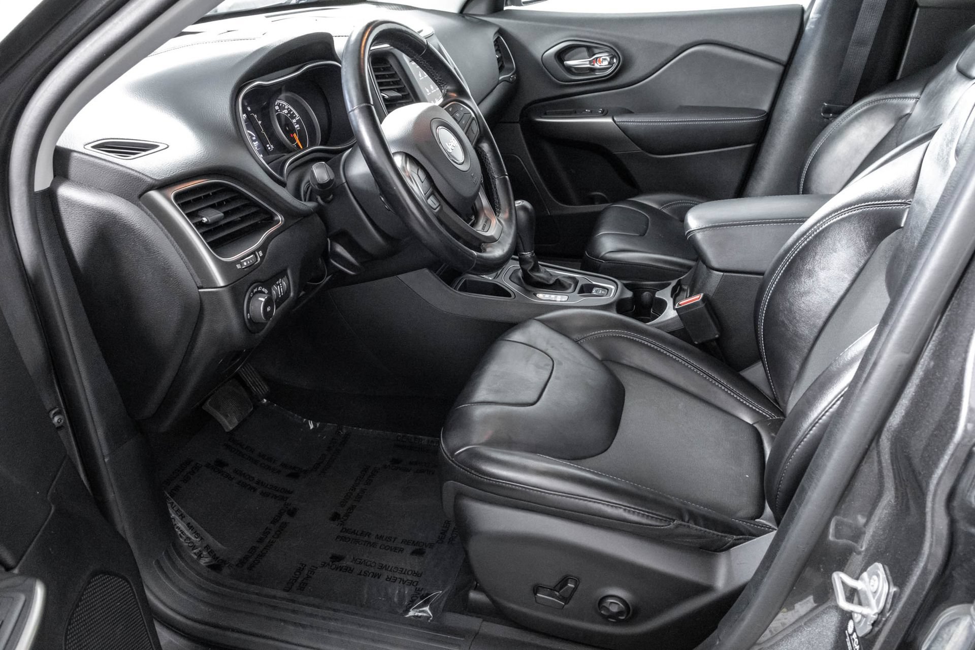 Used 2021 Jeep Cherokee Latitude Plus FWD image 7