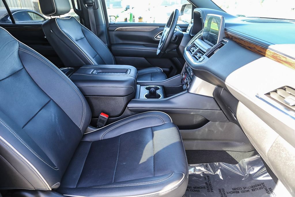 Used 2023 Chevrolet Suburban Premier image 17