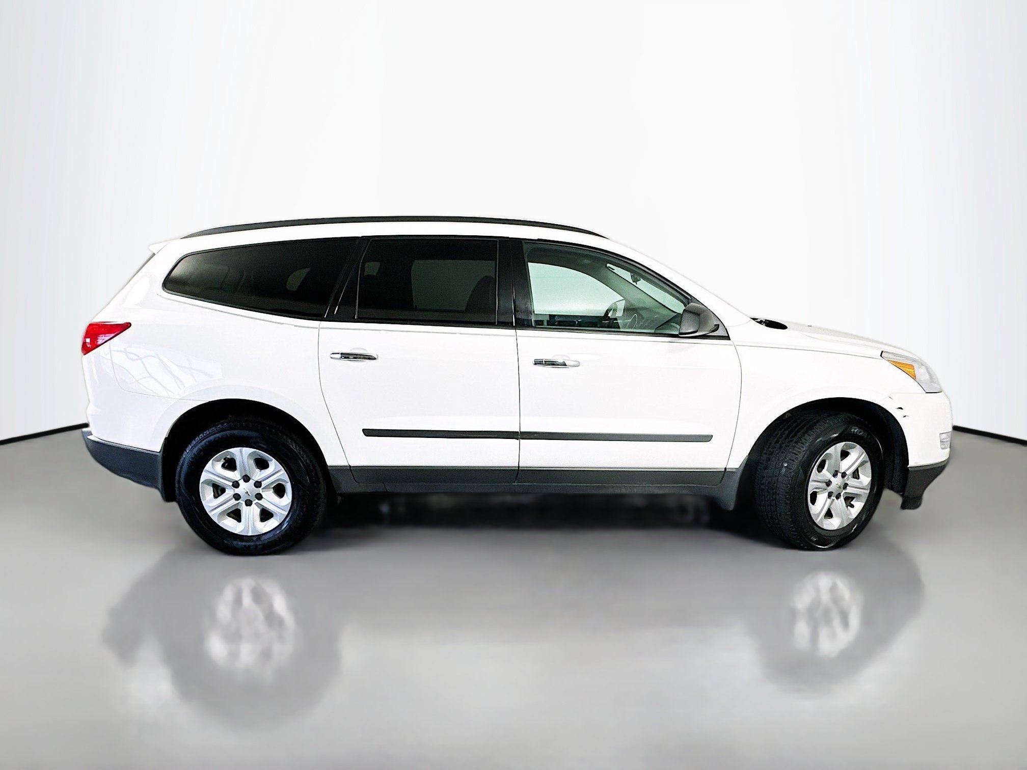 Used 2011 Chevrolet Traverse LS AWD/4WD image 8