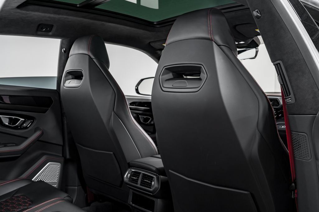 Used 2024 Lamborghini Urus S AWD/4WD image 34