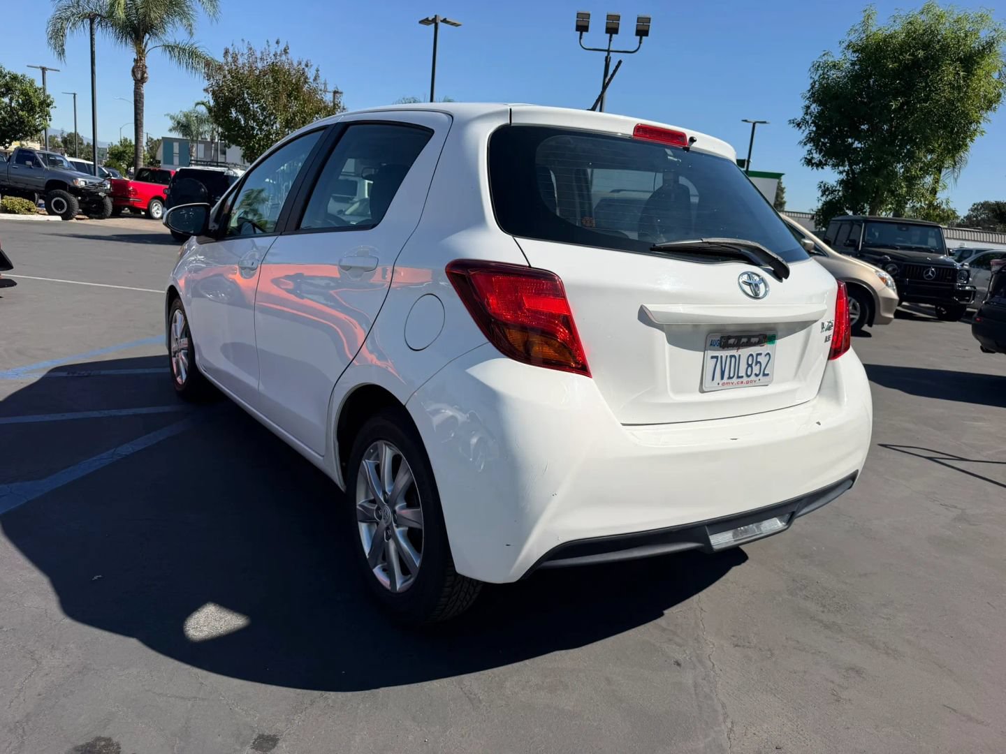 Used 2016 Toyota Yaris LE FWD image 9