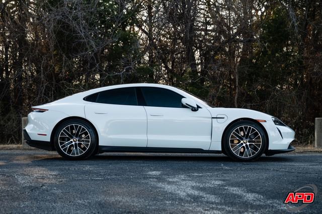 Used 2022 Porsche Taycan image 13