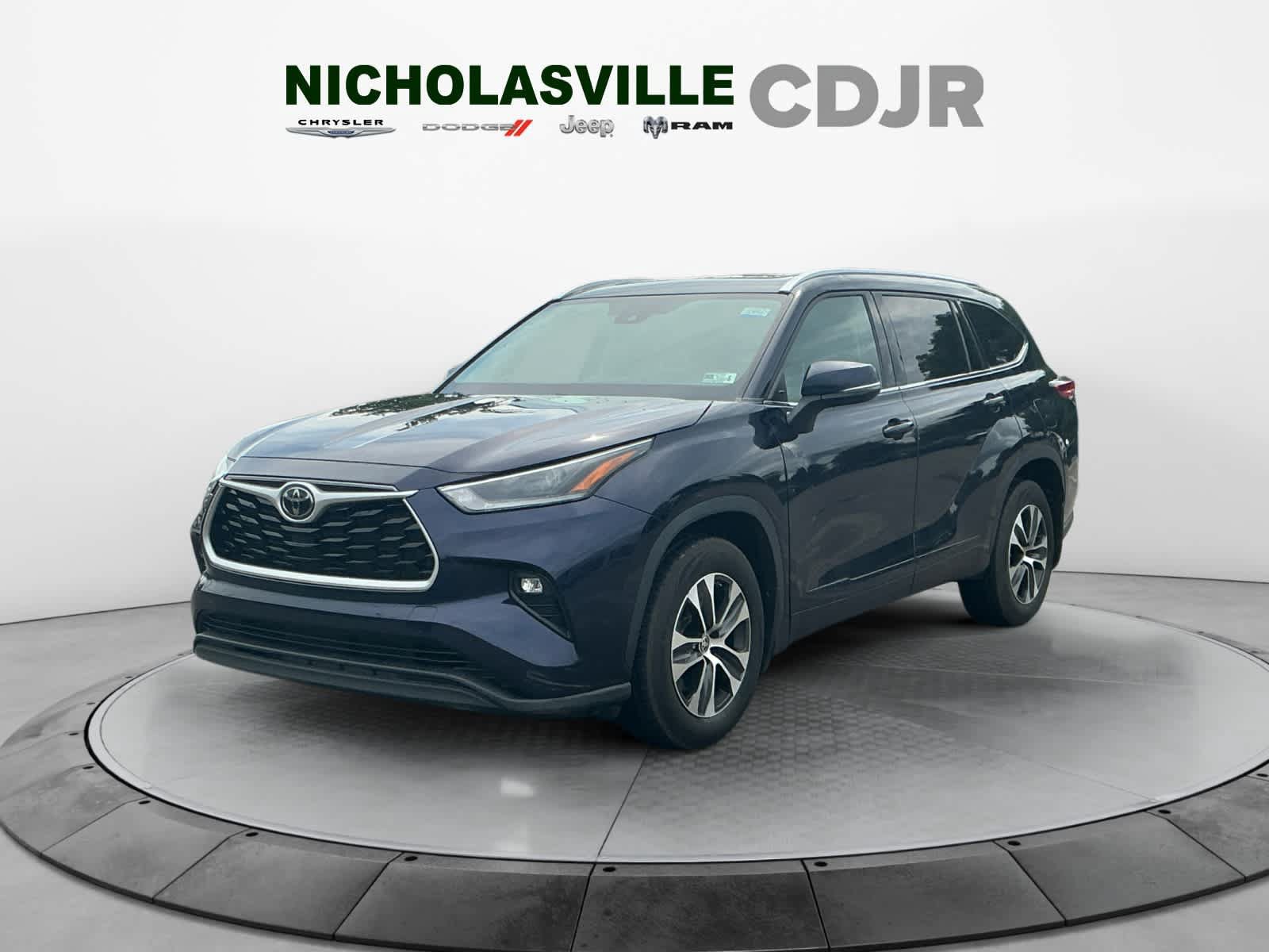 Used 2021 Toyota Highlander XLE